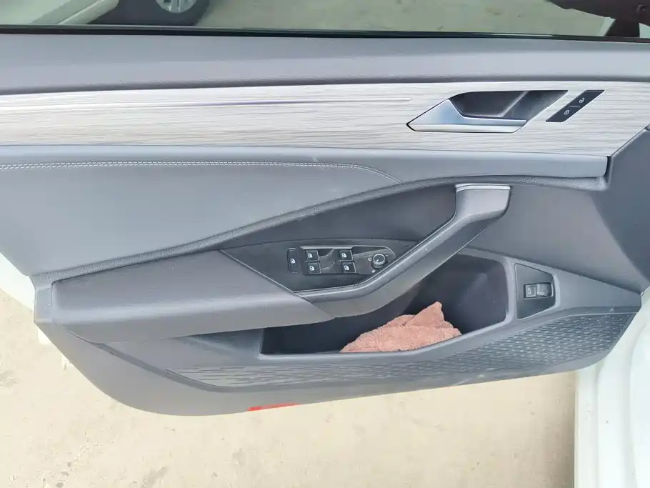 Volkswagen Sagitar 2025
