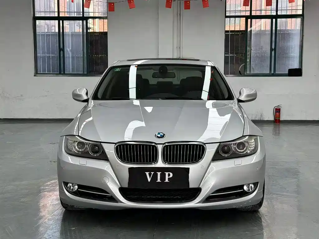 BMW 3 Series 2011 — фото 2