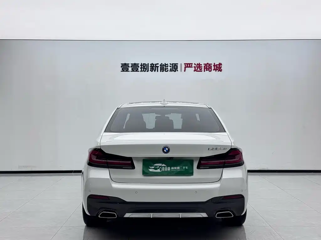 BMW 5 Series New Energy 2022 — фото 9