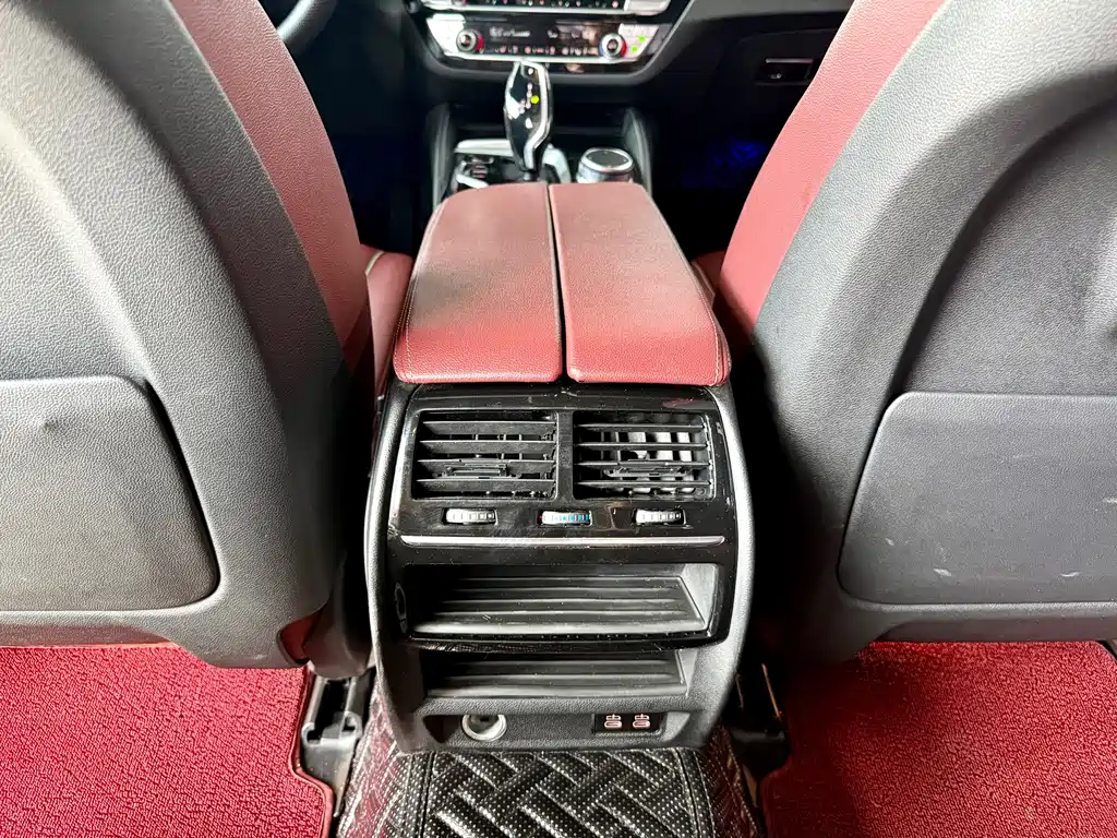 BMW 5 Series 2021 — фото 15