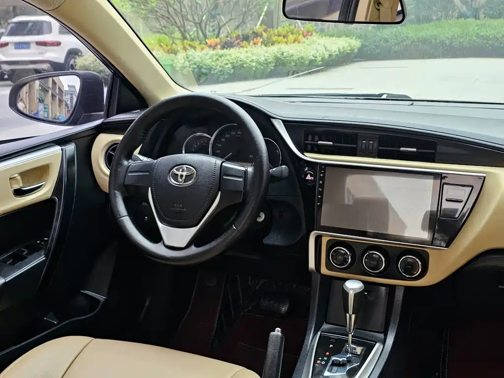 Toyota Corolla 2017 — фото 12