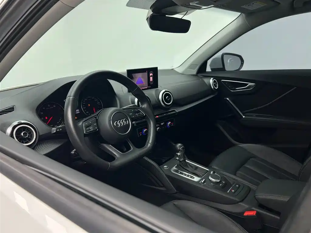 Audi Q2L 2021 — фото 16
