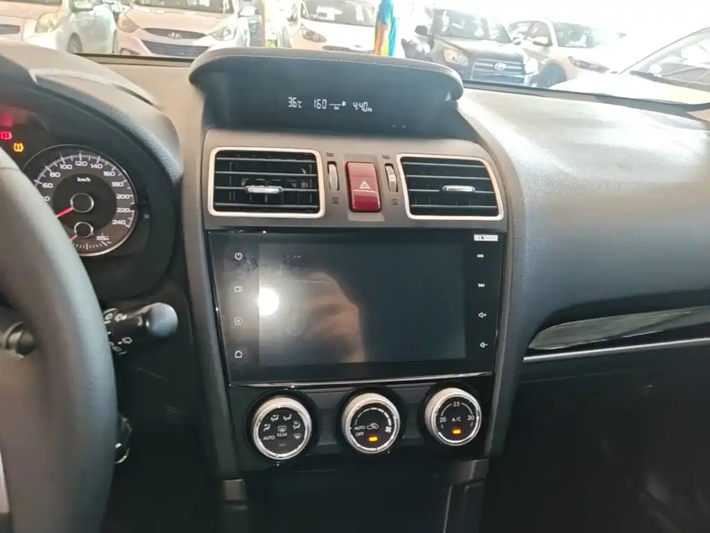 Subaru Forester 2017 — фото 13