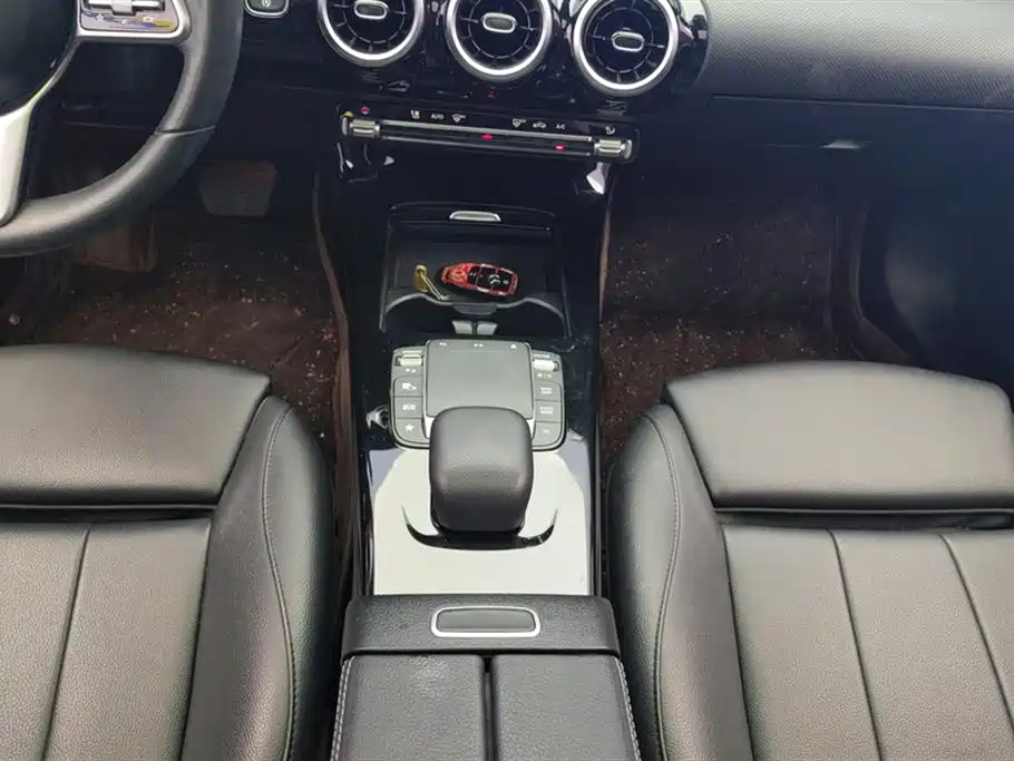 Mercedes-Benz A-Class 2020 — фото 16