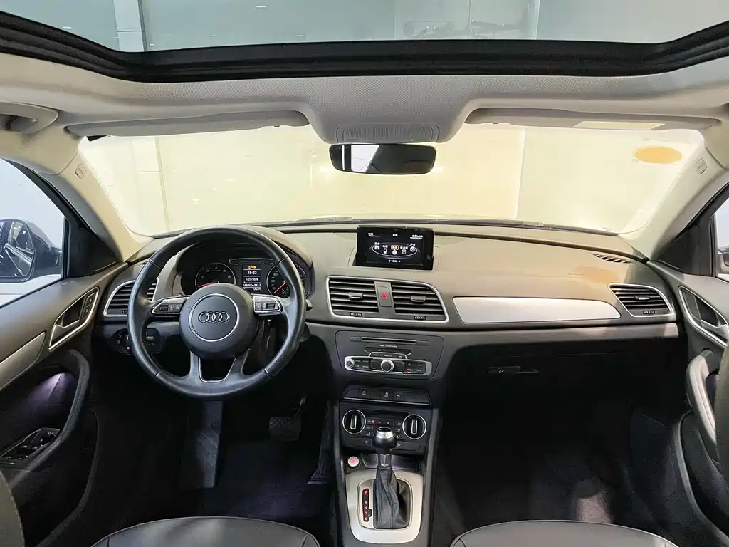 Audi Q3 2017 — фото 19