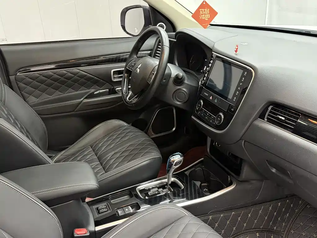 Mitsubishi Outlander 2021