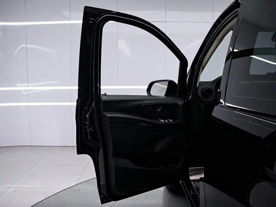 Mercedes-Benz Vito 2022 — фото 10
