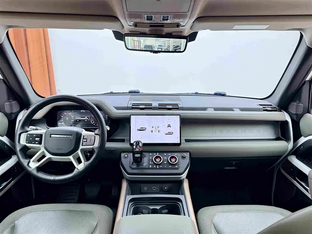 Land Rover Defender 2021 — фото 9