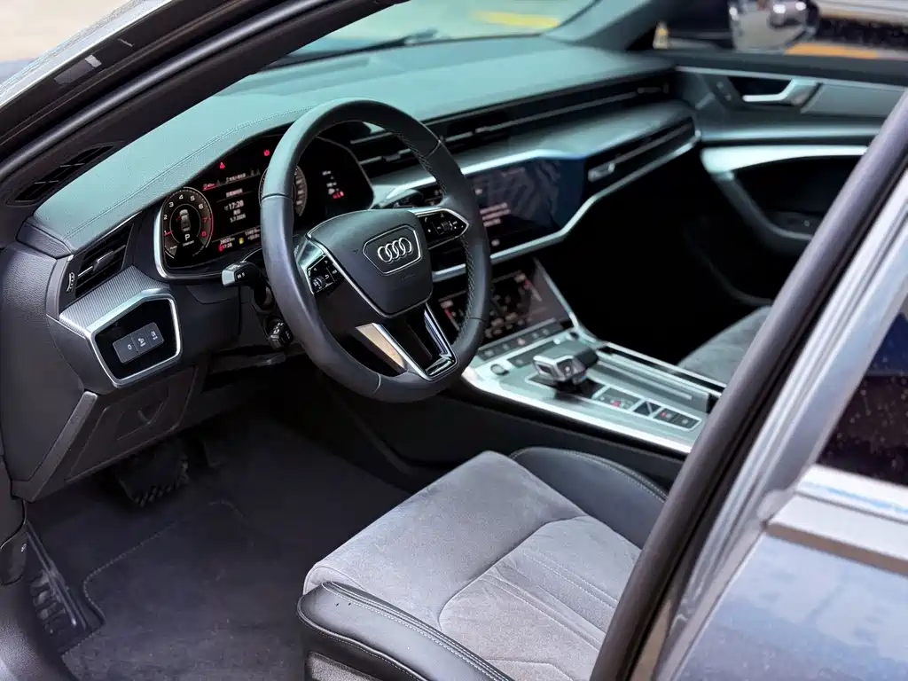 Audi A6L 2022