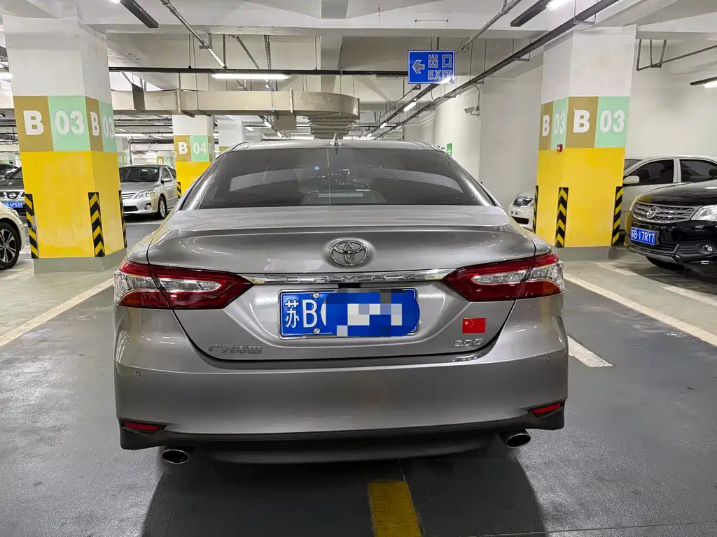 Toyota Camry 2023 — фото 3