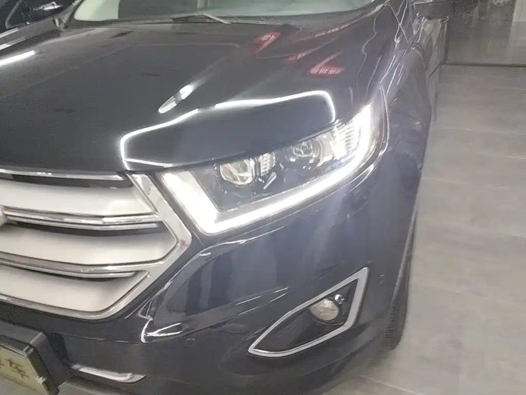Ford Edge 2017 — фото 24