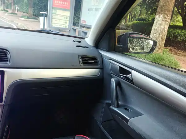 Volkswagen Lavida 2015