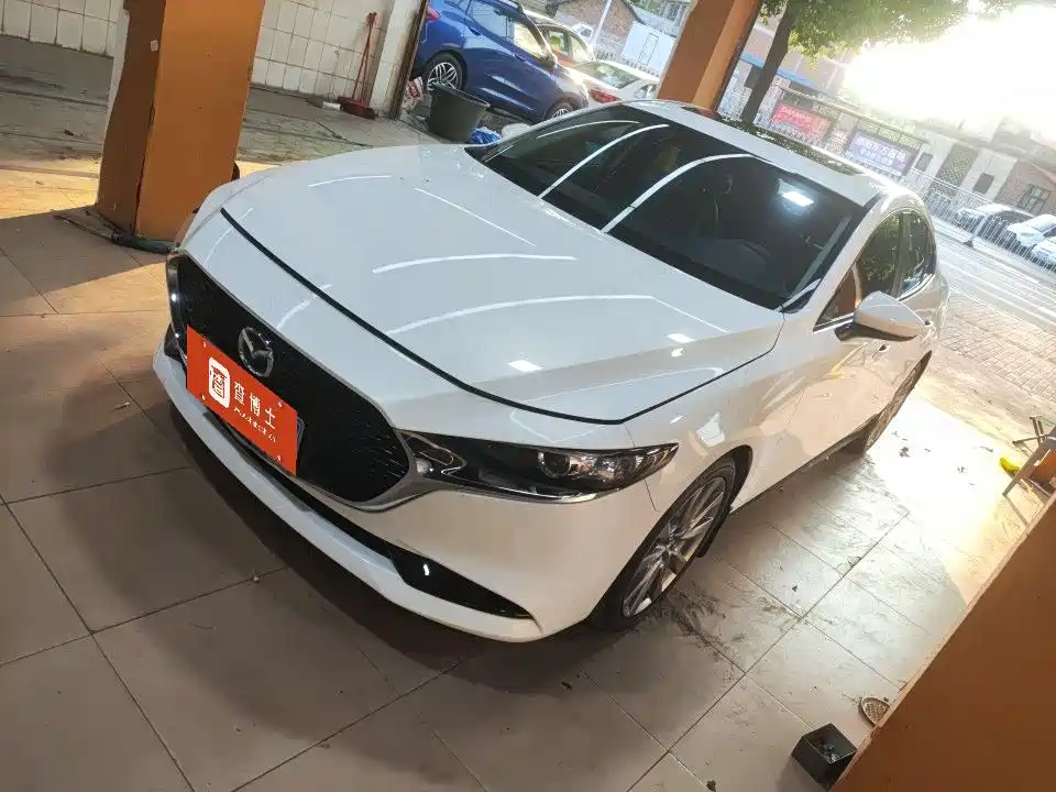 Mazda 3 Axela 2022