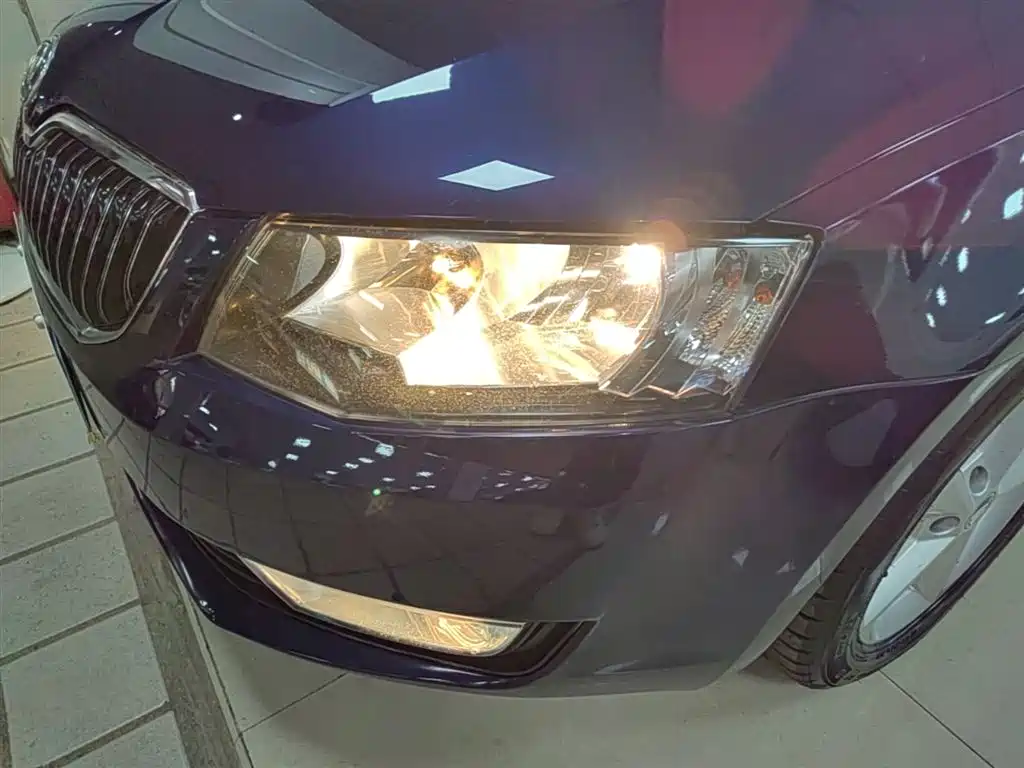 Skoda Octavia 2014 — фото 24
