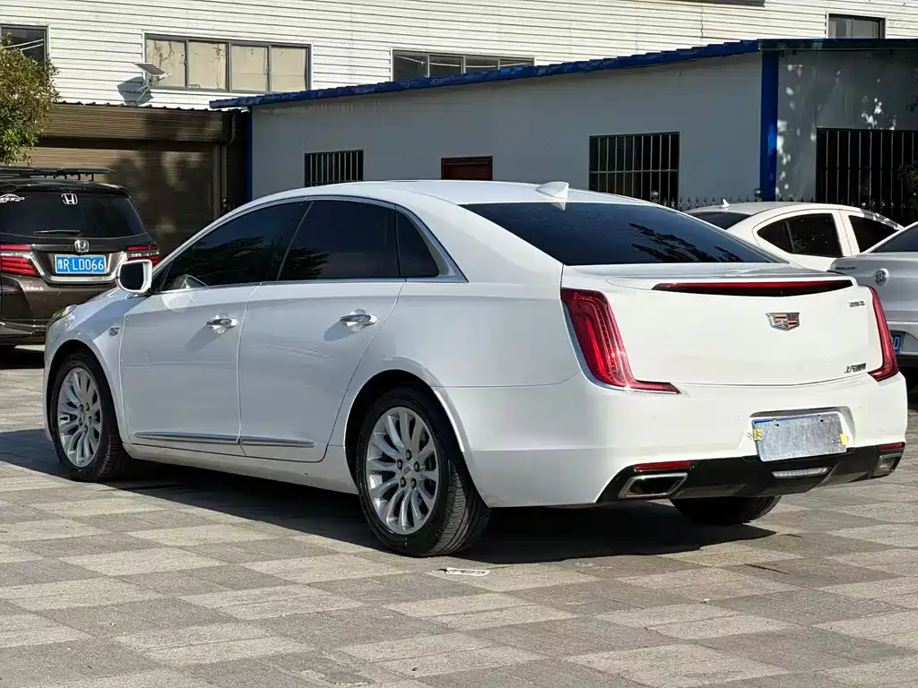 Cadillac XTS 2018 — фото 7