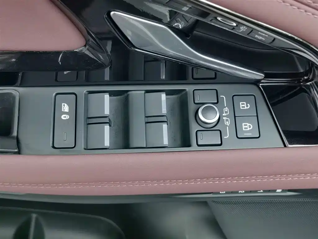 Land Rover Evoque 2025 — фото 9
