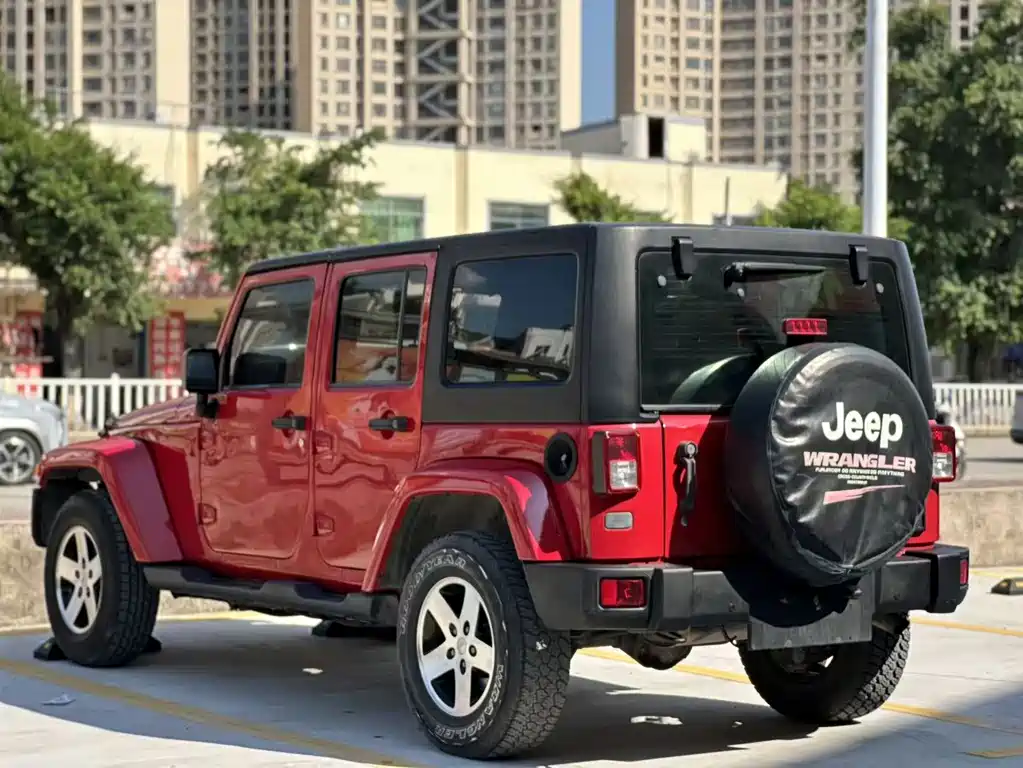 Jeep Wrangler 2012 — фото 9