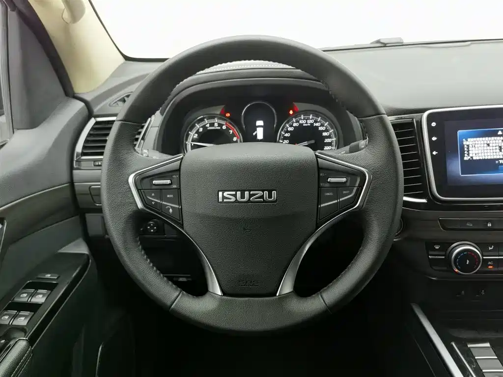 Isuzu MU-X 2023 — фото 11