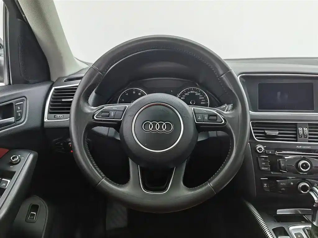 Audi Q5 2015 — фото 11