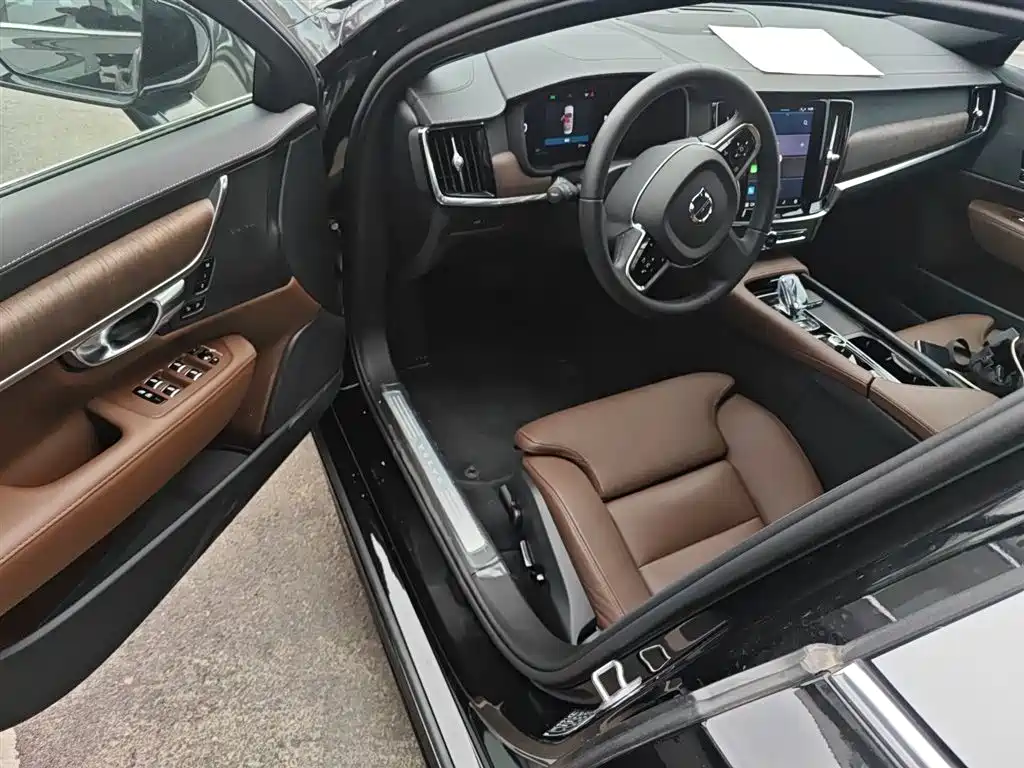Volvo S90 2025 — фото 23