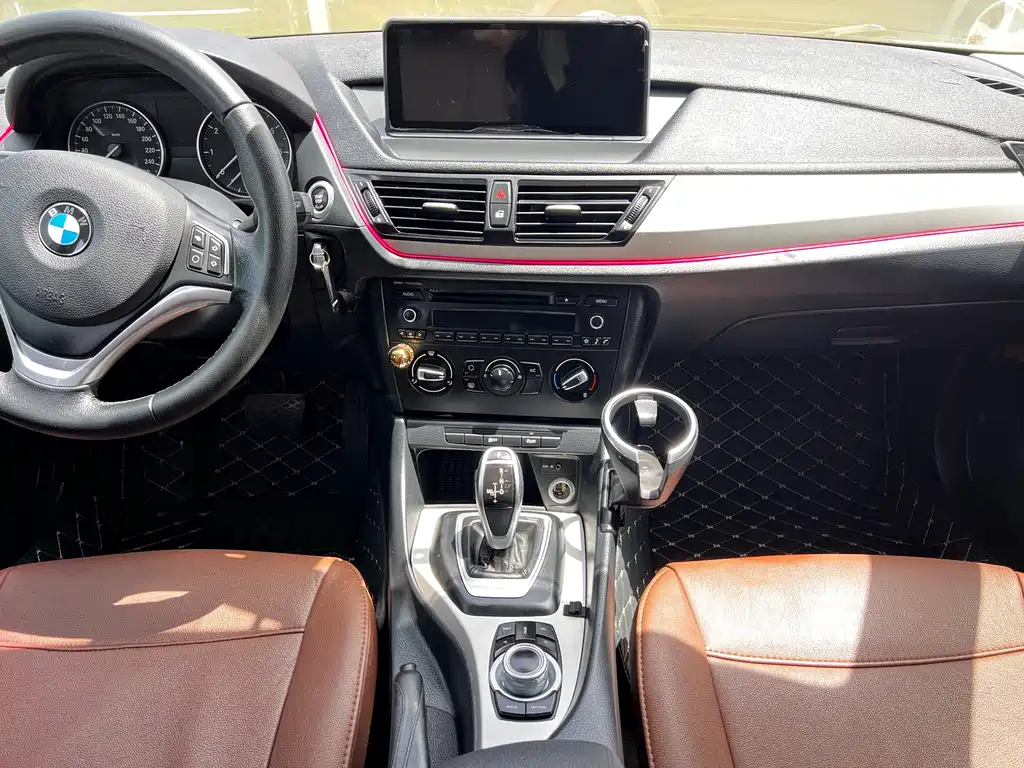 BMW X1 2015 — фото 16