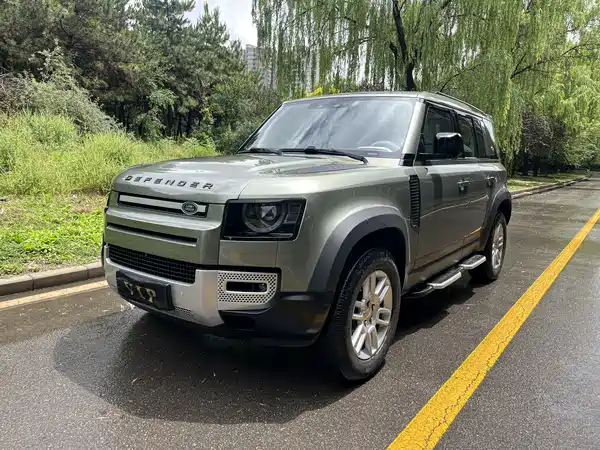 Land Rover Defender 2020