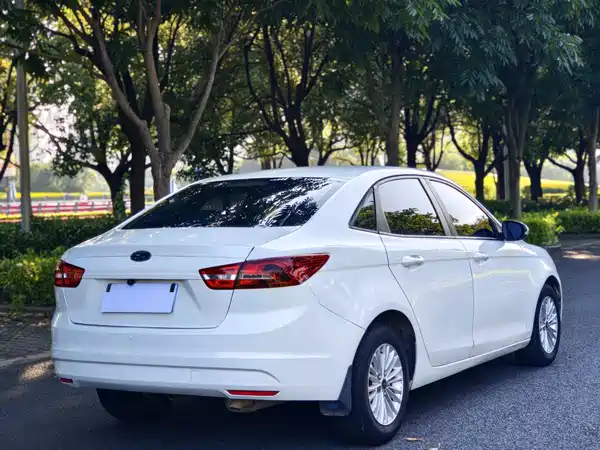 Ford Escort 2015