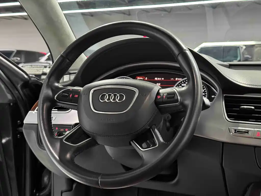 Audi A8 2016 — фото 11