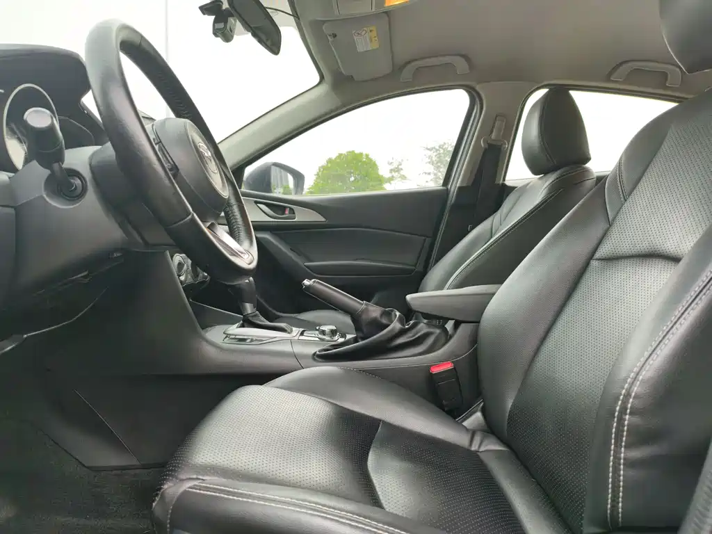 Mazda 3 Axela 2019 — фото 13