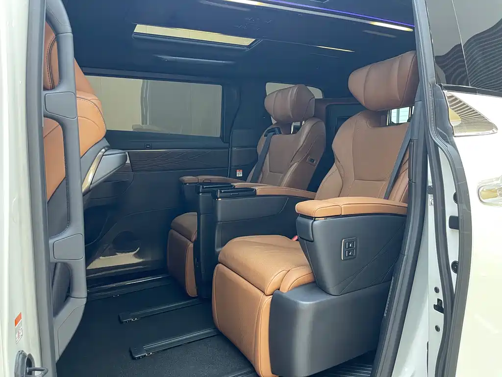 Toyota Vellfire 2025 — фото 13