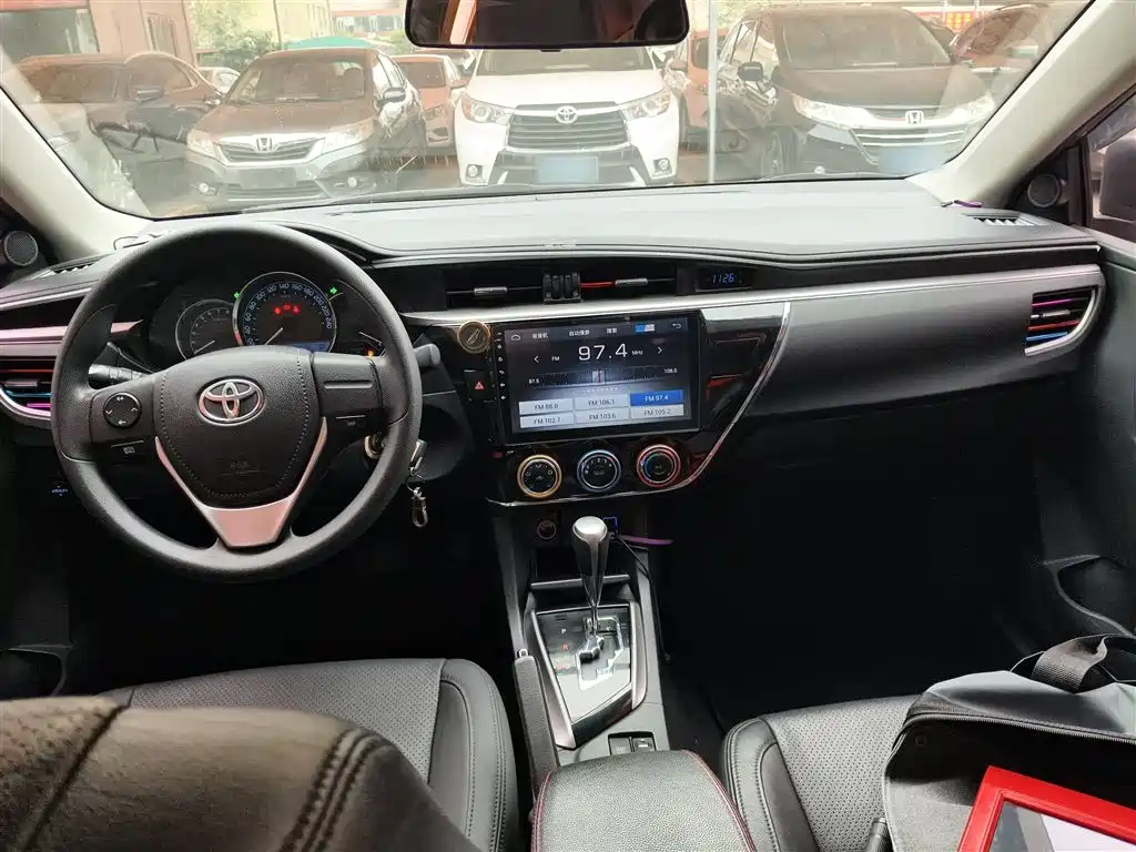 Toyota Corolla 2017 — фото 10