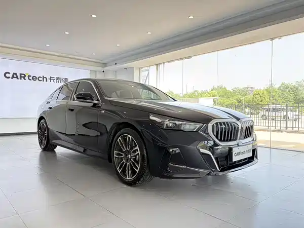 BMW 5 Series 2025