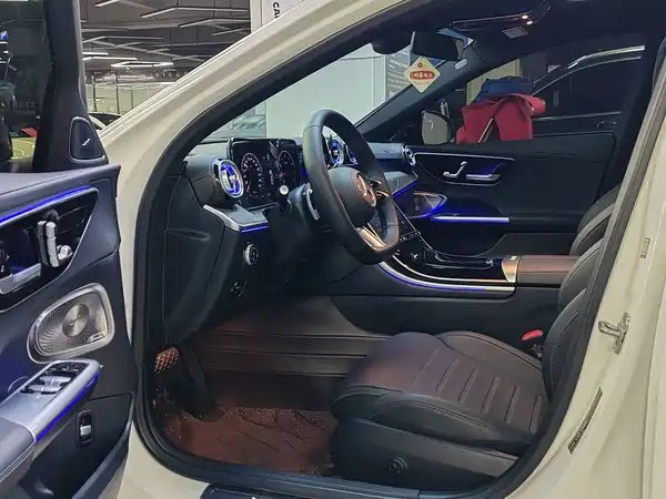 Mercedes-Benz C-Class 2024