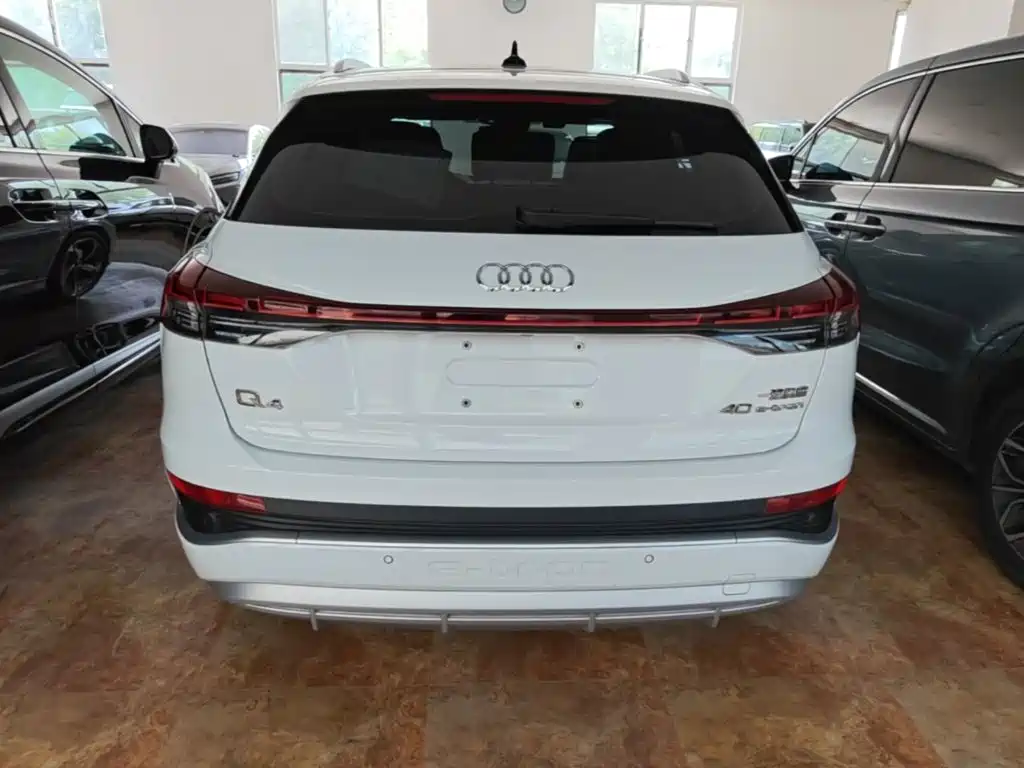 Audi Q4 e-tron 2024
