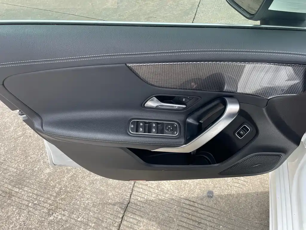Mercedes-Benz A-Class 2019 — фото 9