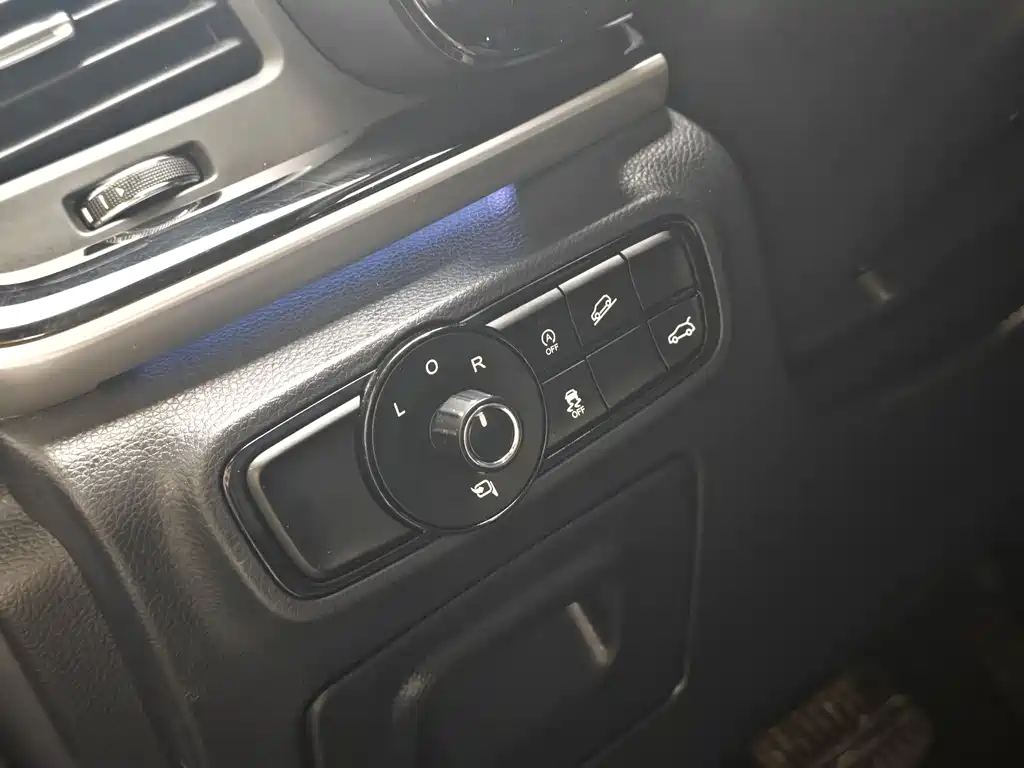 GAC Motor Trumpchi M8 2021 — фото 24