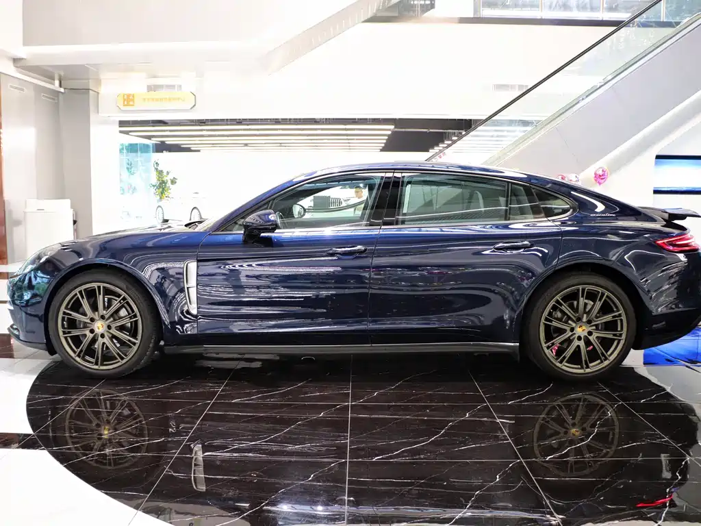 Porsche Panamera 2018 — фото 8