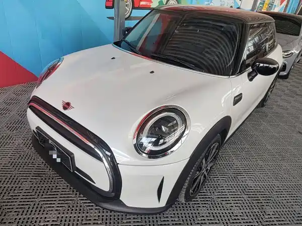 MINI MINI 2023
