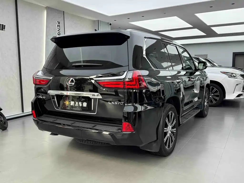 Lexus LX 2019 — фото 20