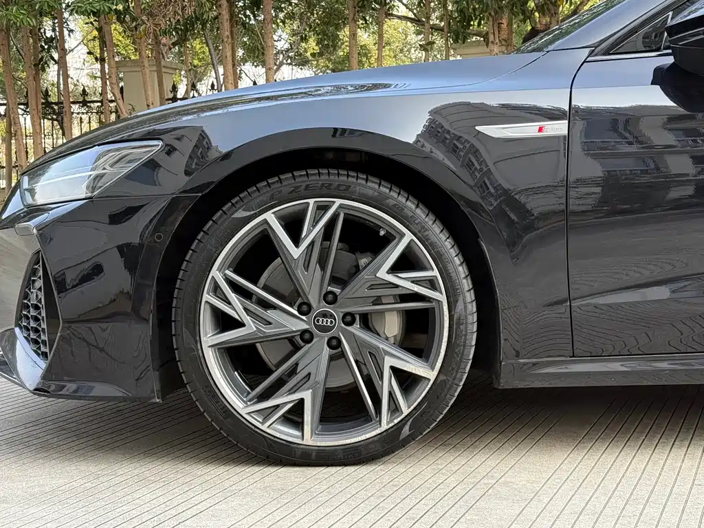 Audi A7L 2024 — фото 17