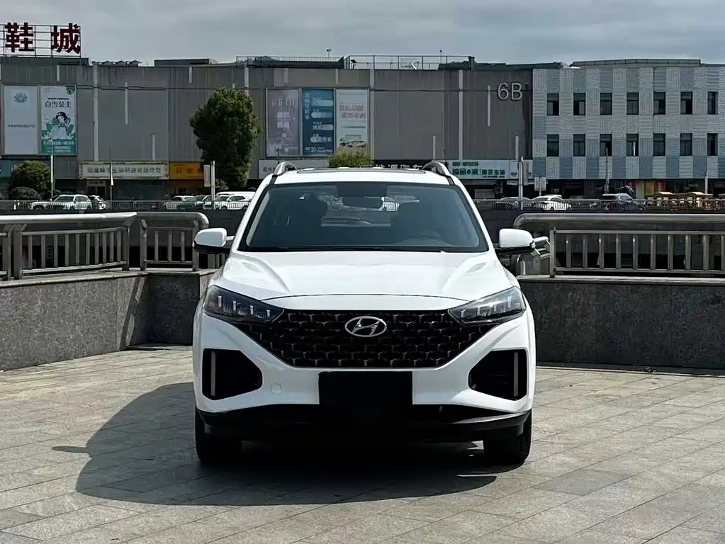 Hyundai ix35 2023 — фото 2