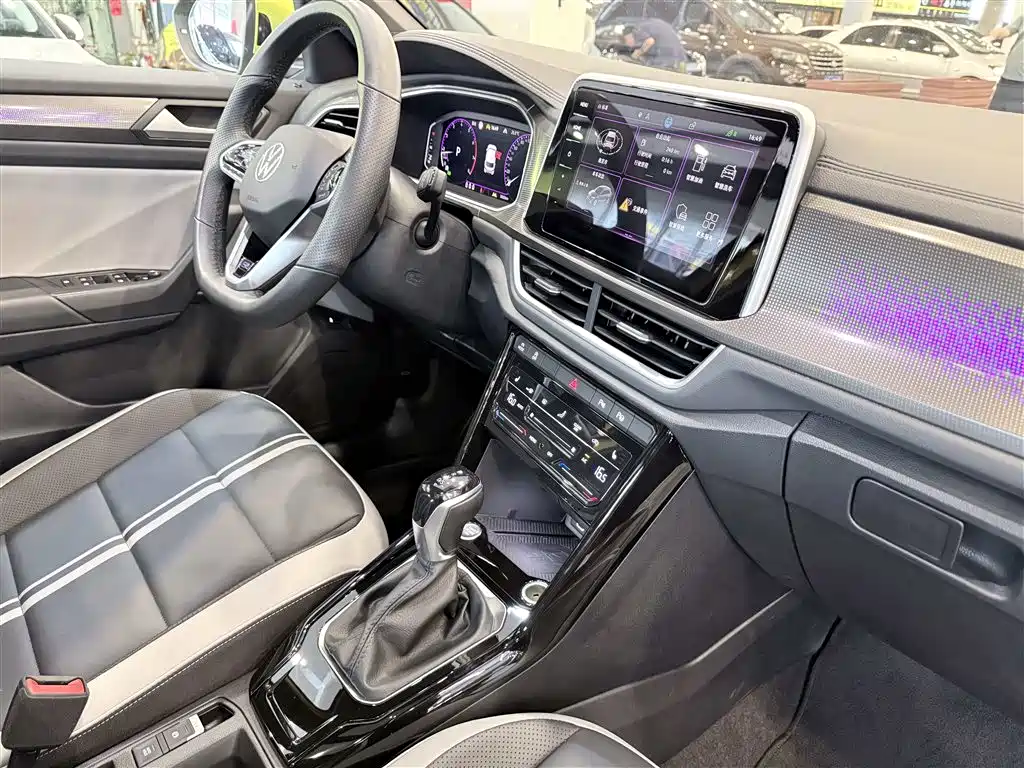 Volkswagen T-Roc 2023 — фото 14