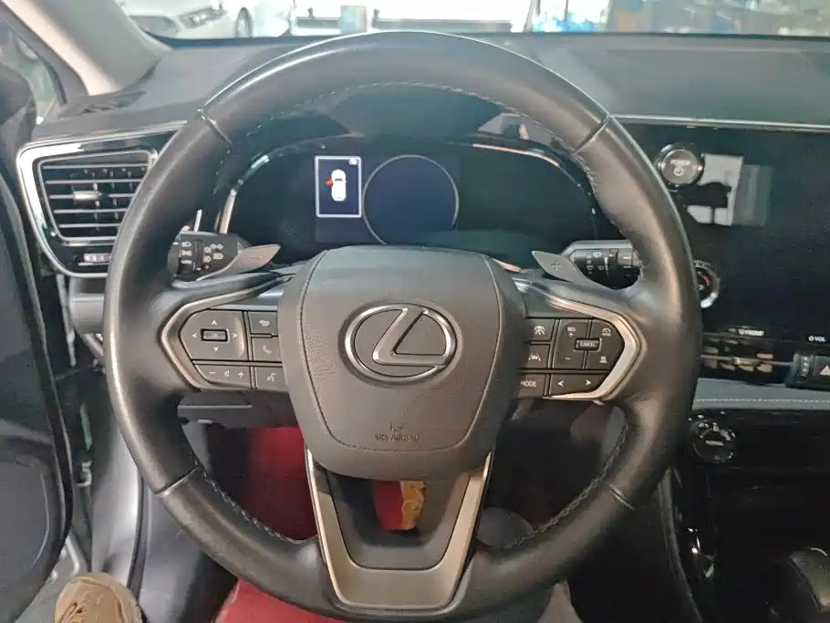 Lexus NX 2023 — фото 15