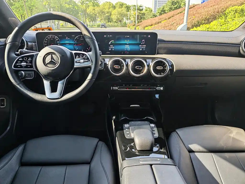 Mercedes-Benz A-Class 2020 — фото 17