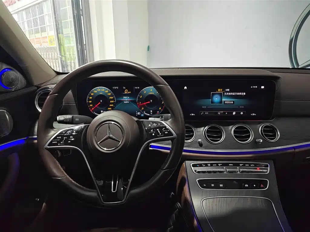 Mercedes-Benz E-Class 2023 — фото 16