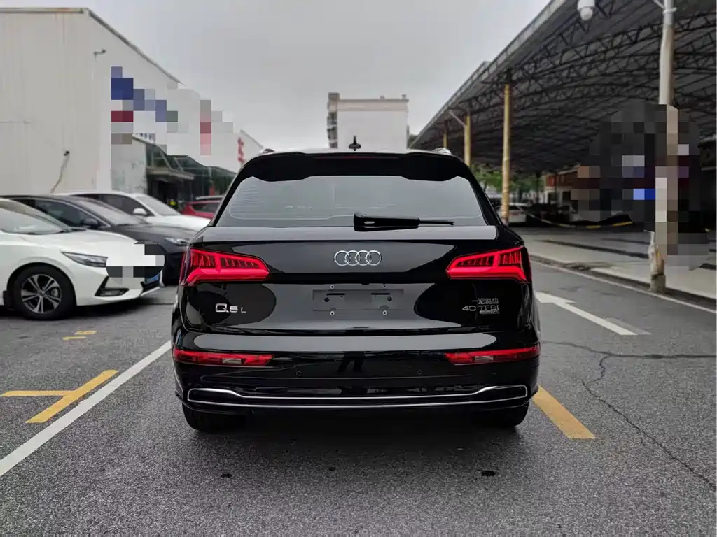 Audi Q5L 2019 — фото 15