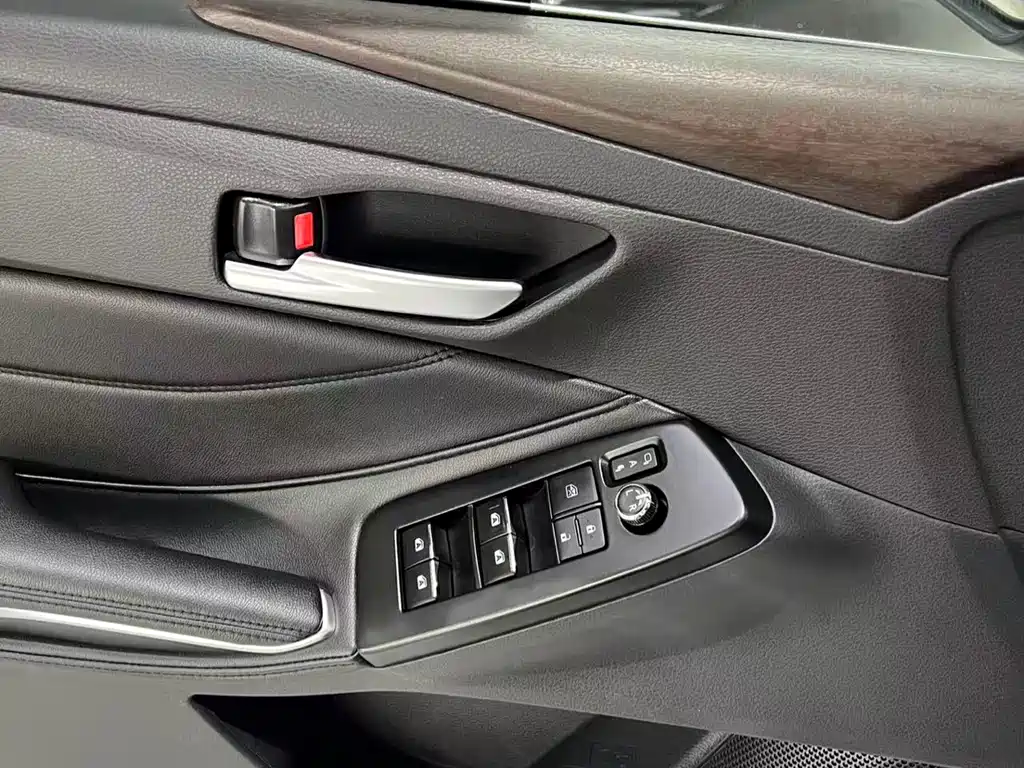 Toyota Avalon 2023 — фото 12