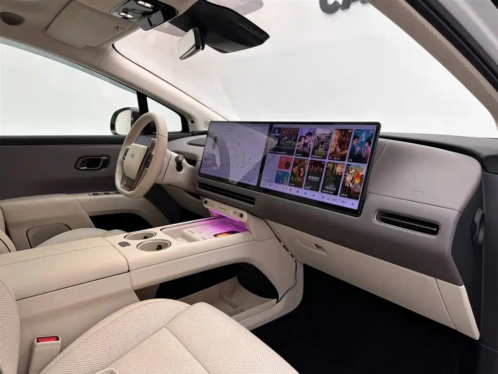 Li Auto i8 2025 — фото 11
