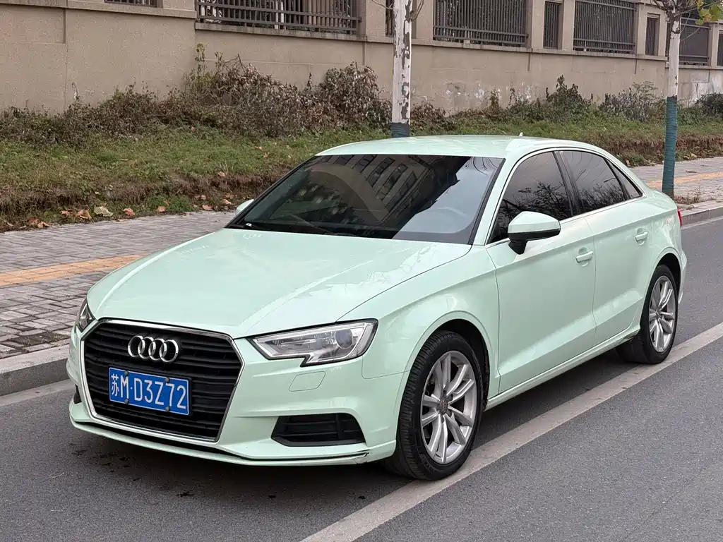 Audi A3 2018 — фото 1