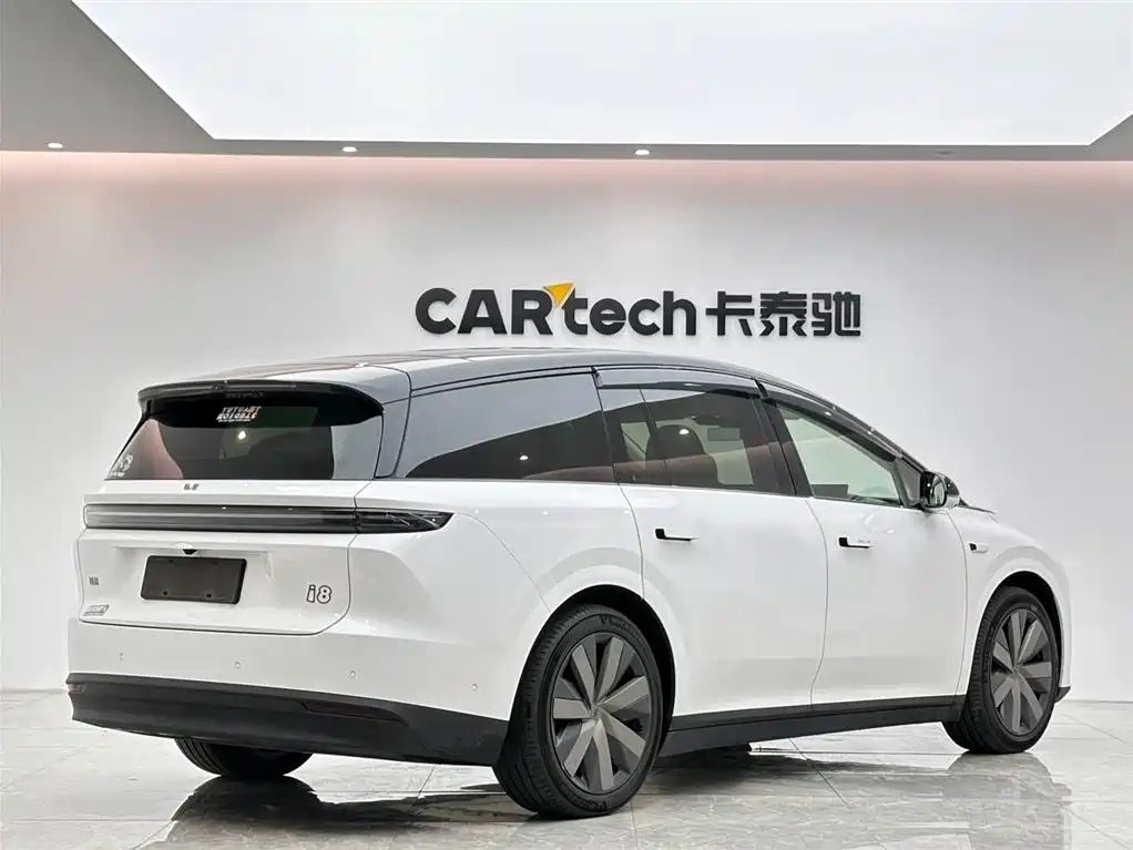 Li Auto i8 2025 — фото 5